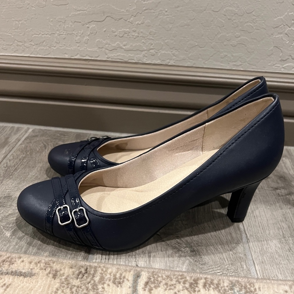 Life Stride Memory Foam Velocity Flex Navy Pumps … - image 8